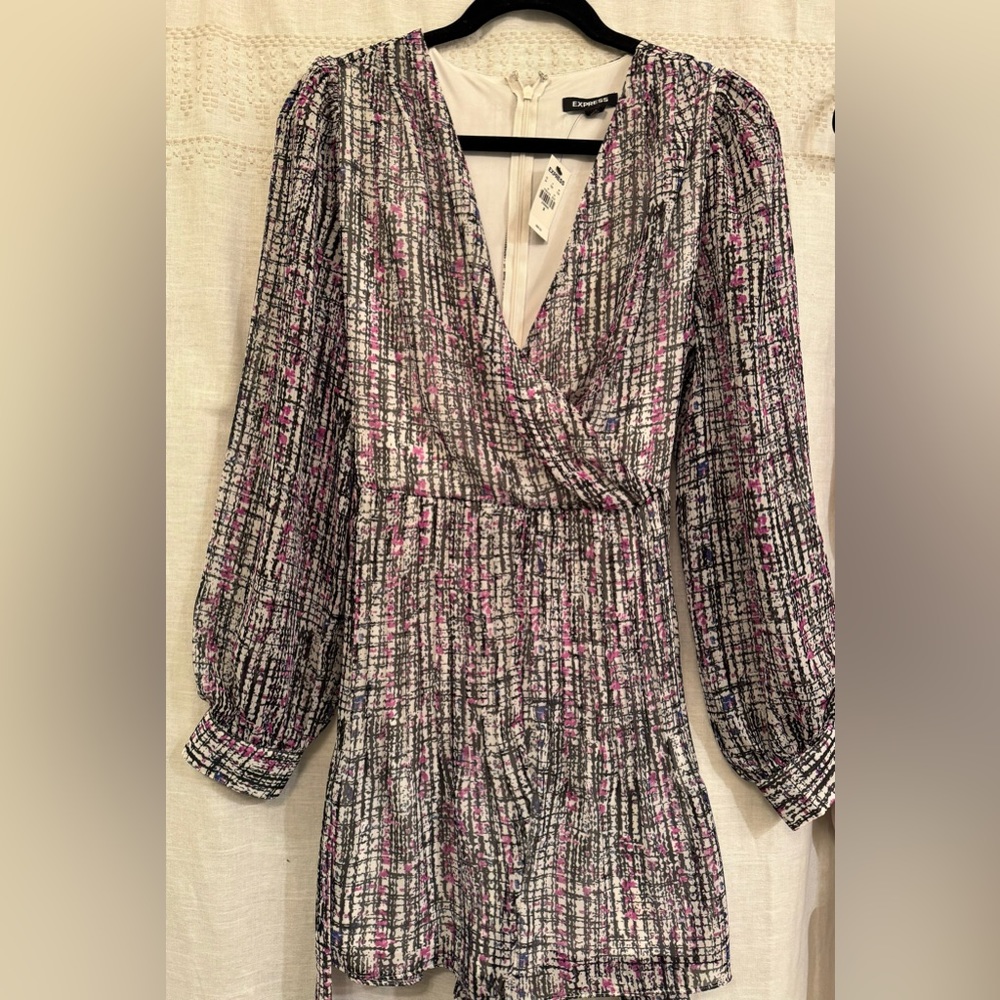 NWT Abstract Print Long Sleeve Pleated Wrap Front Romper